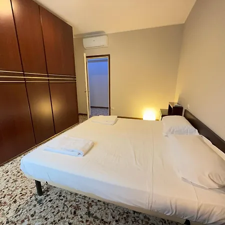 10 Minutes From The Centre, Comfort And Culture