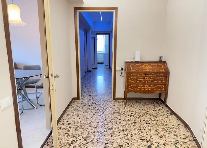 10 Minutes From The Centre, Comfort And Culture