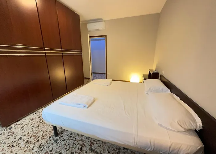 10 Minutes From The Centre, Comfort And Culture